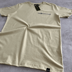 REMERA POLO MINIMAL BEIGE en internet