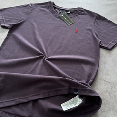 REMERA POLO CLÁSICA MORADO - Elixir Indumentaria