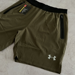 SHORT DE ENTRENAMIENTO UNDER VERDE - comprar online