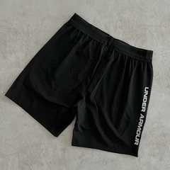 SHORT DE ENTRENAMIENTO UNDER NEGRO - Elixir Indumentaria