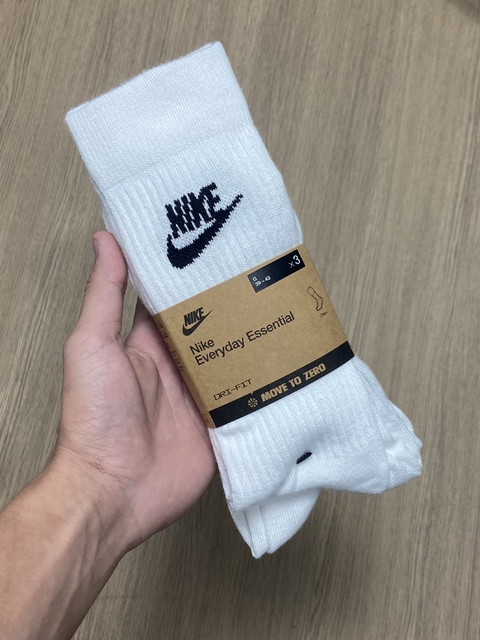 MEIA NIKE SPORTSWEAR (CANO ALTO)