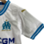 kit-infantil-olympique-marseille-i-23-24-puma-branco-com-detalhes-em-azul-e-dourado