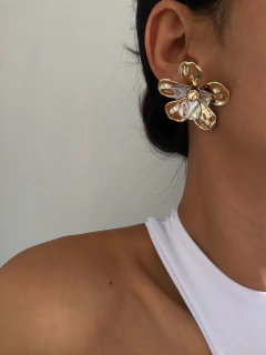 Brinco Flor Luxo dois banhos na internet