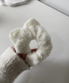 Pompom Felpudo Orelhinha Off