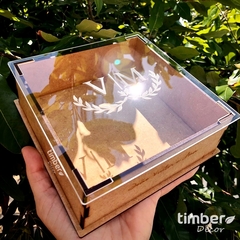 Caixa de MDF com tampa de acrílico transparente personalizada