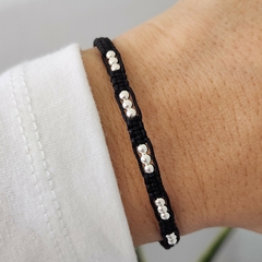 PULSERA BOLITAS DE HILO