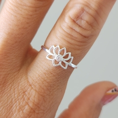 ANILLO FLOR DE LOTO CUBIC