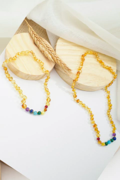Kit Colar Âmbar Adulto + Colar Bebês Mel e 7 Chakras