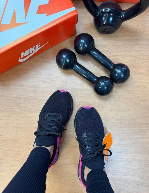 Nike meia preto pink