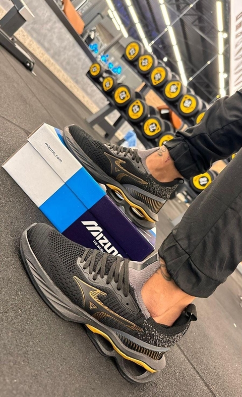 Mizuno preto