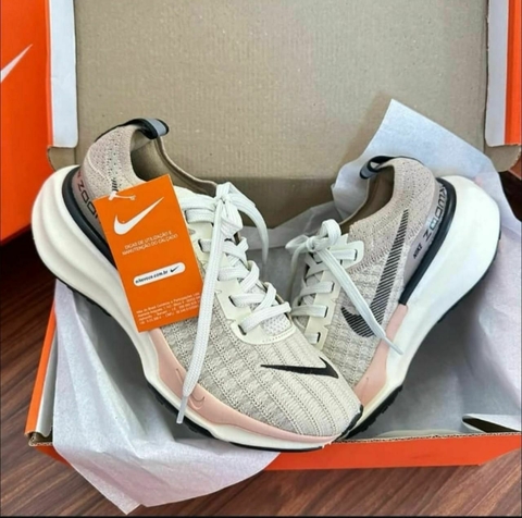 Nike nude