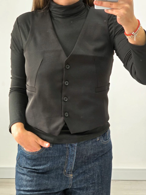 CHALECO SARGA LISO CORTO