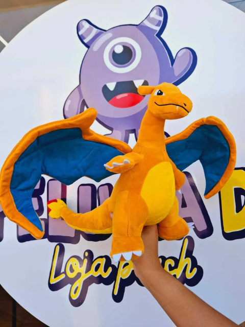 Pelucia Charizard 30x45cm - comprar online