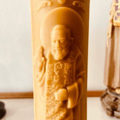 Vela 100% Cera de Abelha Maciça com tema São Padre Pio - comprar online