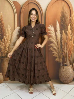 Vestido Midi em lese bordado