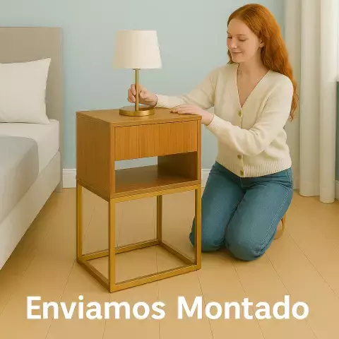 Mesa de Cabeceira Amadeirada 40cm com Gaveta e Nicho – Base Industrial Dourada – MDF Montada