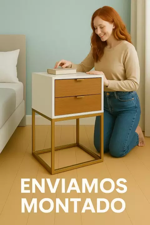 Mesa de Cabeceira Branca 40cm com Gavetas Amadeiradas, Base e Puxadores Dourados – MDF Montada