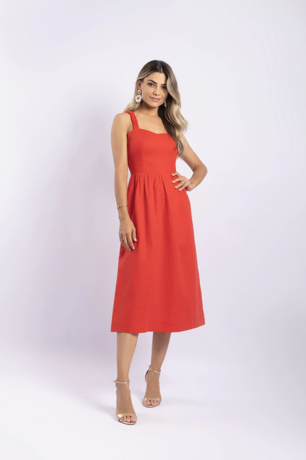 Vestido Cambraia de Linho Alça Franzida Vermelho Flor de Lis