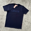 REMERA LEVI´S MARINO