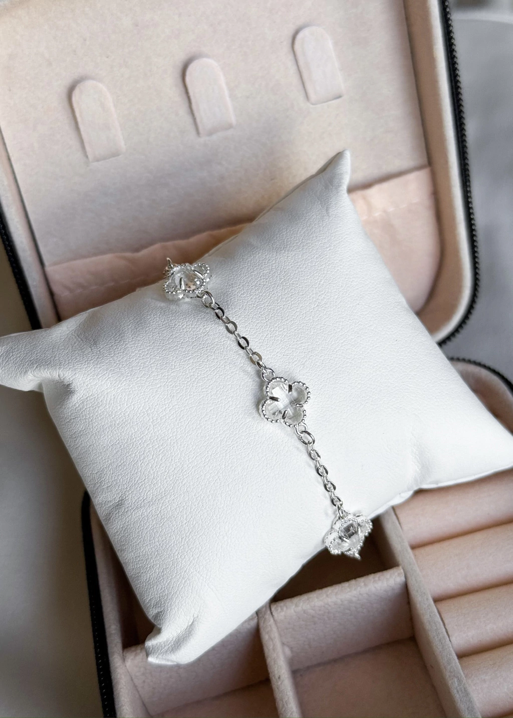 PULSEIRA TREVO CRISTAL