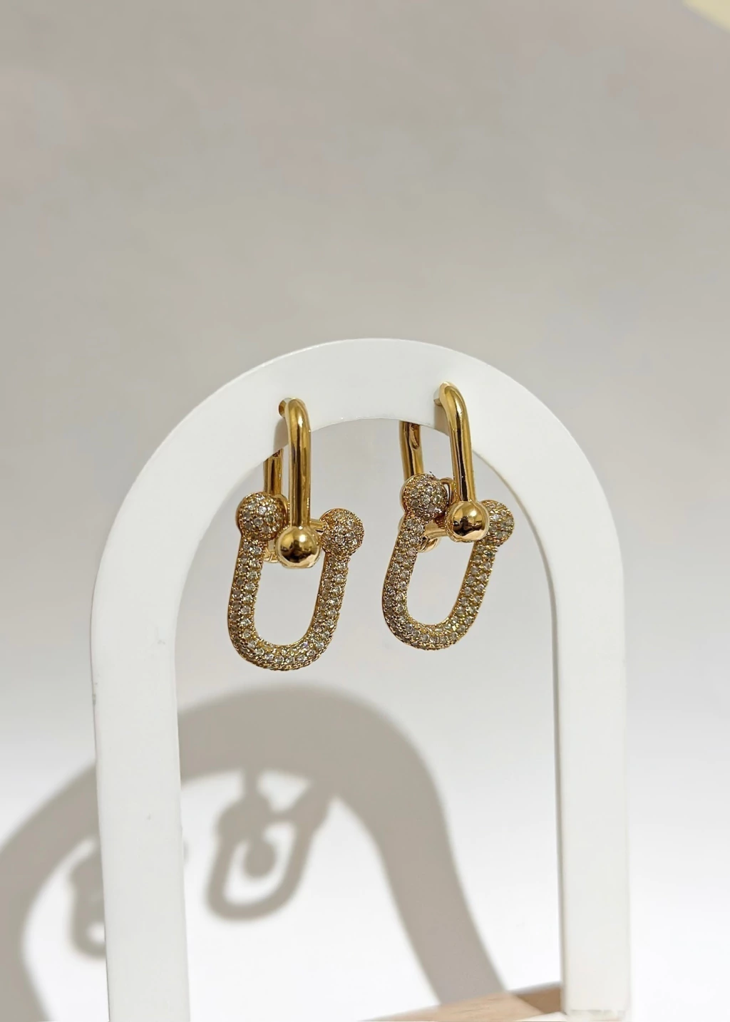 BRINCO ELOS DOURADO CRAVEJADO