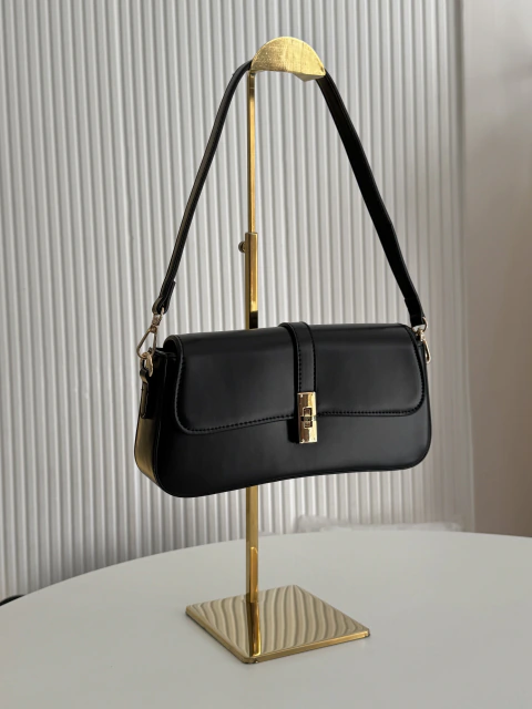 Bolsa Baguete Fivela Dourada
