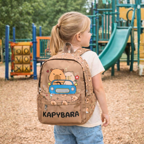 Imagen de Mochila Escolar Capybara A la Moda Varios Colores Cod:NO328