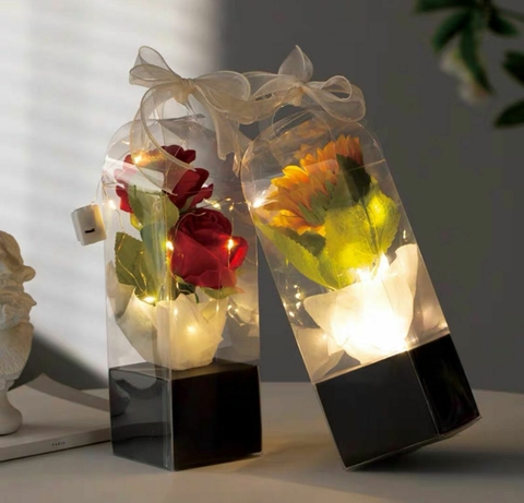 Caja para Flores de Plastico y Cartón