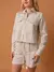 Camisa Cropped Adda Listrada Bege Amb na internet