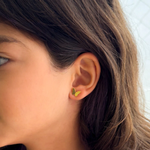 Brinco infantil ouro liso borboleta - comprar online