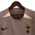 camisa-tottenham-nova-torcedor-nike-III-3-23-2023-24-2024-spurs-marrom-preto-gola-v-polo