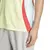 camisa-selecao-espanha-nova-torcedor-adidas-24-2024-25-2025-creme-vermelha-gola-v-
