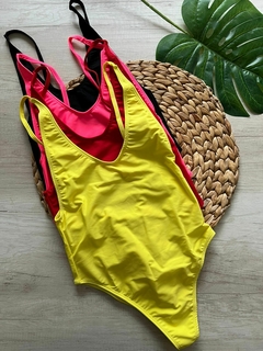 Malla Enteriza Lycra Lisa Cola Less – BK160/1 - comprar online