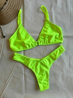 Imagen de Conjunto Bikini Con Argolla Central y Less en V - BKH440/1