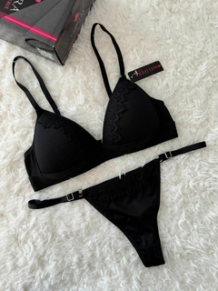 Conjunto triangulito soft de morley de microfibra con puntilla y elástico- MEL3890/1 en internet