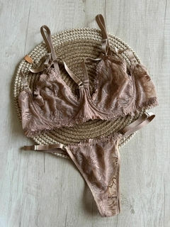 Conjunto Puntilla c/Aro y Tiras - Deluxe - Art. X2031/1 - Habia Una Vez Lingerie