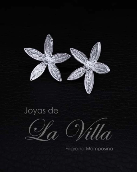 Aretes tipo topo flor cinco pétalos de punta. Filigrana Momposina Plata Ley 950.