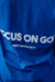 CAMISETA FOCUS ON GOD AZUL ROYAL (PUFF) - comprar online