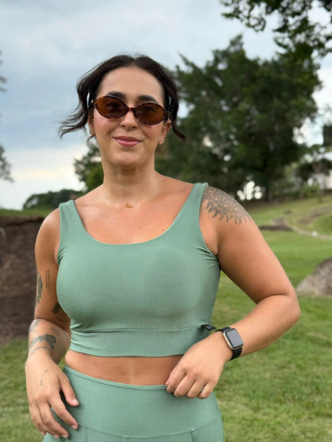 TOP ALÇAS GROSSAS TECIDO WONDER BOJO REMOVÍVEL VERDE ALECRIM - comprar online