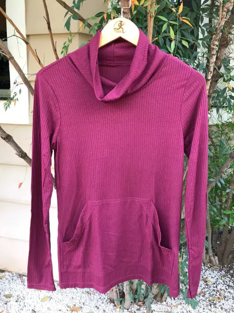 BLUSA COM GOLA MANGA LONGA MARSALA TECIDO COM PROTEÇÃO UV