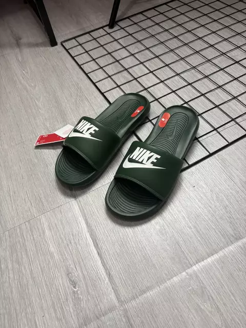 Chinelo Nike Victorie One (Verde)