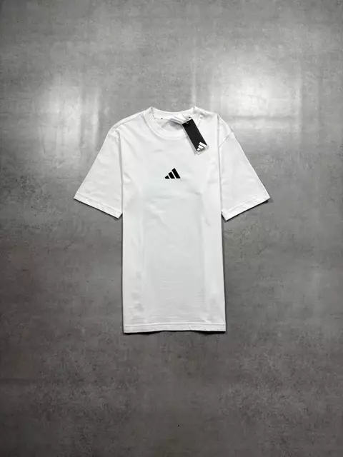 Camiseta Adidas Basic (Branca)