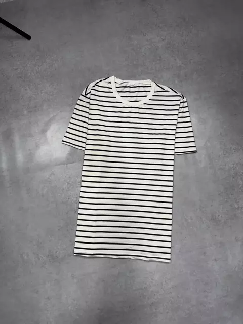 Camiseta Listrada Padrão Zara (Branca)