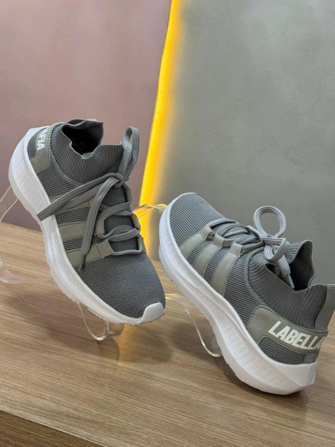 TENIS LABELLAMAFIA STRIPES CINZA