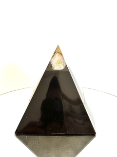 Orgonita Pirámide Grande punta de Citrino con Cuarzo Blanco, Turmalina, Pirita y polvo de Hierro Atomizado - tienda online
