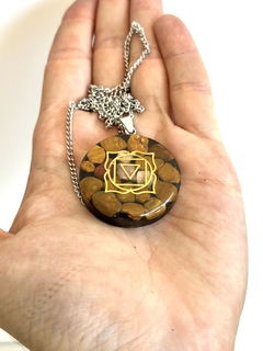 Dije Orgonita Chakra Raiz Muladhara de Jaspe Mostaza, Cuarzo Cristal, Tirmalina, Pirita y Hierro on internet