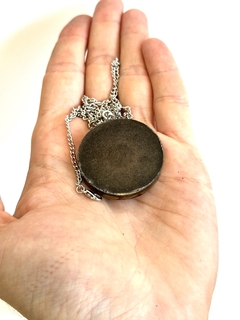 Dije Orgonita Chakra Raiz Muladhara de Jaspe Mostaza, Cuarzo Cristal, Tirmalina, Pirita y Hierro - CAZIMI ORGON