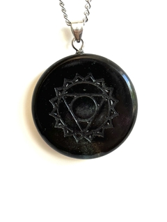 Dije Orgonita Chakra Manipura de Cuarzo Cristal, Turmalina, Pirita y Hierro