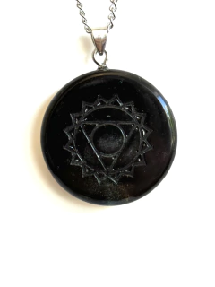 Dije Orgonita Chakra Manipura de Cuarzo Cristal, Turmalina, Pirita y Hierro