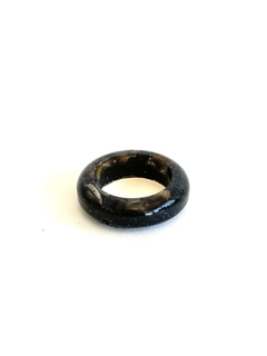 Orgonita Anillo Onix Estilo Redondo de Hierro y Cuarzo Cristal - comprar online